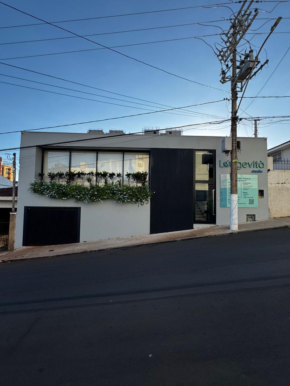 Fachada do Longevità Studio na Rua Visconde de Inhaúma